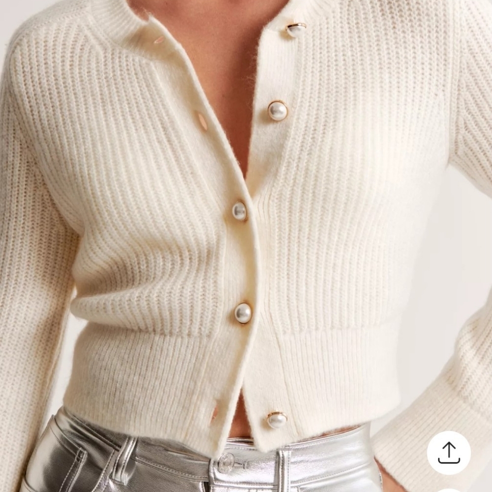 NWT Abercrombie Pearl Cardigan